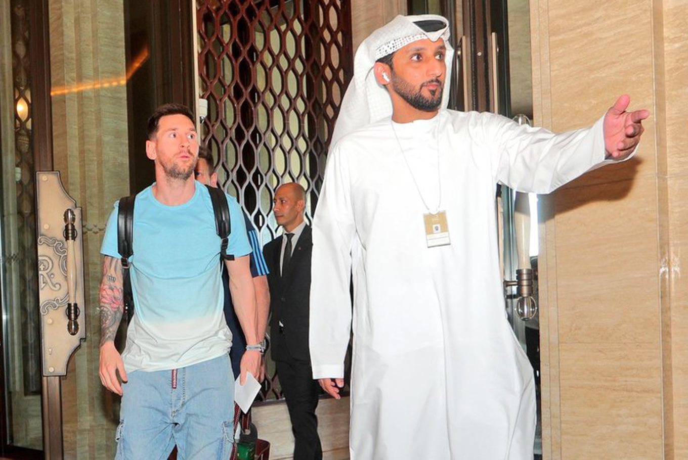 Lionel Messi En El Mundial De Qatar 2022 En Vivo La Pulga Llegó A Abu Dhabi Ramallo City 8505